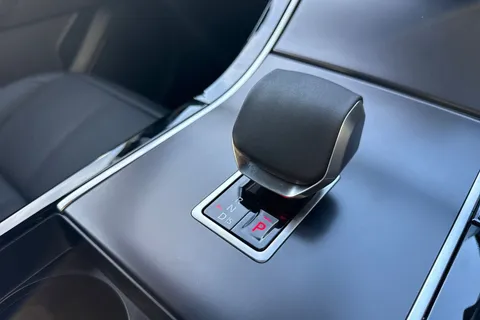  Land Rover Range Rover Velar 2.0 D200 MHEV Dynamic SE Auto 4WD Euro 6 (s/s) 5dr Thumbnail #17