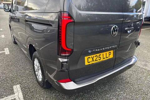 CX25LLP Volkswagen E-Transporter 100kW 65kWh Commerce Pro Van Auto Thumbnail #8