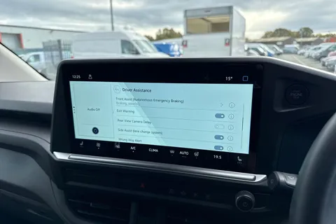 CX25LLP Volkswagen E-Transporter 100kW 65kWh Commerce Pro Van Auto Thumbnail #39