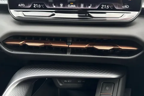 DA25KHB CUPRA Terramar 1.5 eTSI V2 DSG Euro 6 (s/s) 5dr Thumbnail #22