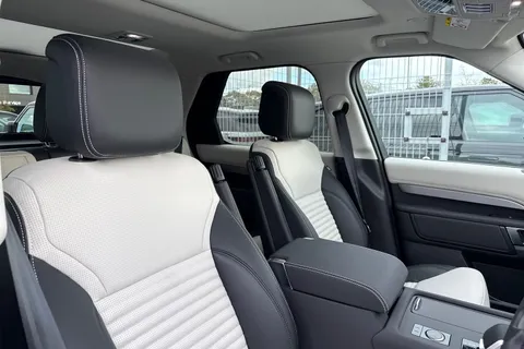 10 of 59 for LAND ROVER DISCOVERY 3.0 D350 Dynamic HSE 5dr Auto