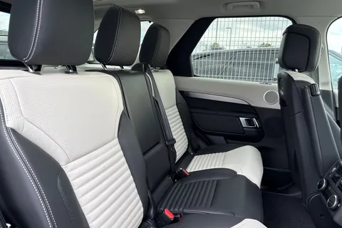 12 of 59 for LAND ROVER DISCOVERY 3.0 D350 Dynamic HSE 5dr Auto