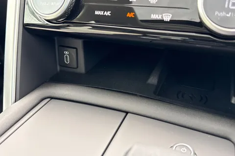 46 of 59 for LAND ROVER DISCOVERY 3.0 D350 Dynamic HSE 5dr Auto