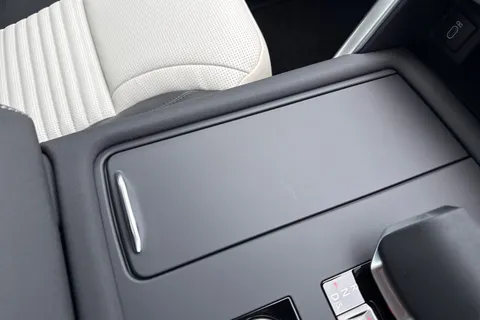 47 of 59 for LAND ROVER DISCOVERY 3.0 D350 Dynamic HSE 5dr Auto