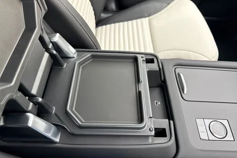 51 of 59 for LAND ROVER DISCOVERY 3.0 D350 Dynamic HSE 5dr Auto