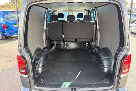 CX74LWU Volkswagen Transporter 2.0 TDI 150 Highline Kombi Van Thumbnail #8