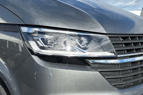 CX74LWU Volkswagen Transporter 2.0 TDI 150 Highline Kombi Van Thumbnail #10