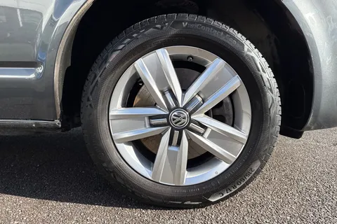 CX74LWU Volkswagen Transporter 2.0 TDI 150 Highline Kombi Van Thumbnail #11