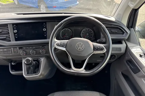 CX74LWU Volkswagen Transporter 2.0 TDI 150 Highline Kombi Van Thumbnail #19