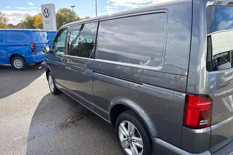 CX74LWU Volkswagen Transporter 2.0 TDI 150 Highline Kombi Van Thumbnail #30