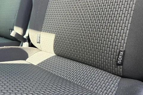 CX74LWU Volkswagen Transporter 2.0 TDI 150 Highline Kombi Van Thumbnail #31