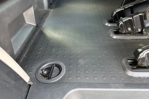 CX74LWU Volkswagen Transporter 2.0 TDI 150 Highline Kombi Van Thumbnail #32