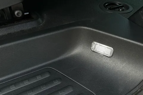 CX74LWU Volkswagen Transporter 2.0 TDI 150 Highline Kombi Van Thumbnail #33