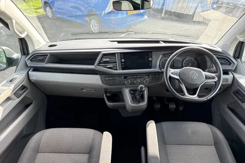 CX74LWU Volkswagen Transporter 2.0 TDI 150 Highline Kombi Van Thumbnail #34