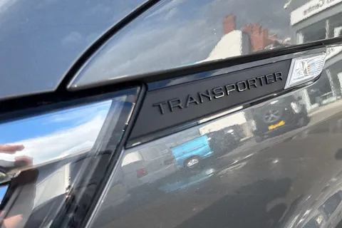 CX74LWU Volkswagen Transporter 2.0 TDI 150 Highline Kombi Van Thumbnail #35