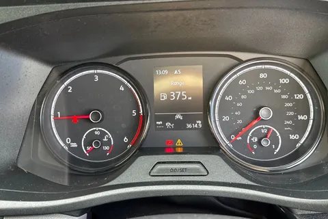 CX74LWU Volkswagen Transporter 2.0 TDI 150 Highline Kombi Van Thumbnail #39