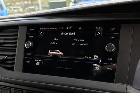 CX74LWU Volkswagen Transporter 2.0 TDI 150 Highline Kombi Van Thumbnail #45