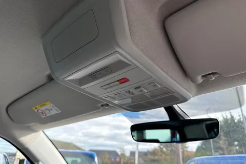 CX74LWU Volkswagen Transporter 2.0 TDI 150 Highline Kombi Van Thumbnail #47