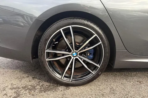 DF70KRD BMW 3 Series 2.0 320d MHT M Sport Auto Euro 6 (s/s) 4dr Thumbnail #8