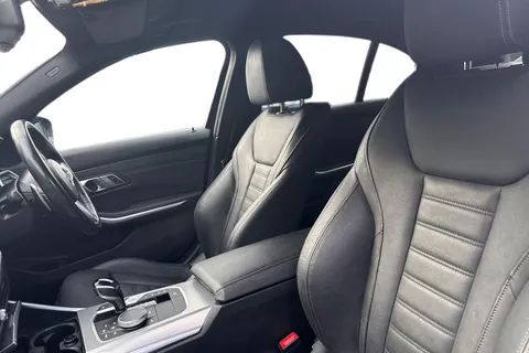 DF70KRD BMW 3 Series 2.0 320d MHT M Sport Auto Euro 6 (s/s) 4dr Thumbnail #12