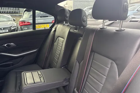 DF70KRD BMW 3 Series 2.0 320d MHT M Sport Auto Euro 6 (s/s) 4dr Thumbnail #15