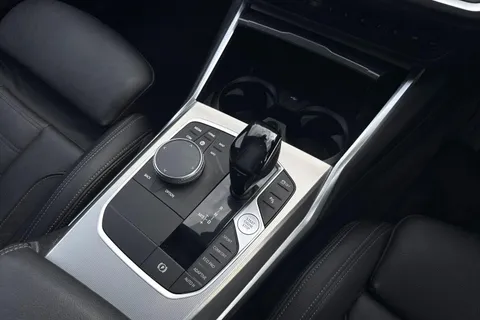 DF70KRD BMW 3 Series 2.0 320d MHT M Sport Auto Euro 6 (s/s) 4dr Thumbnail #21