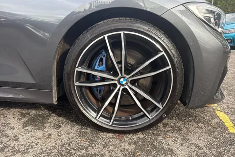DF70KRD BMW 3 Series 2.0 320d MHT M Sport Auto Euro 6 (s/s) 4dr Thumbnail #23