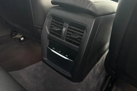 DF70KRD BMW 3 Series 2.0 320d MHT M Sport Auto Euro 6 (s/s) 4dr Thumbnail #42