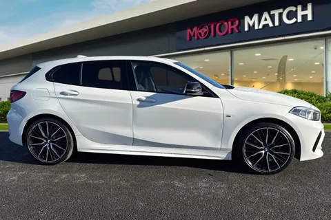 FP69MYB BMW 1 Series 1.5 118i M Sport Euro 6 (s/s) 5dr Thumbnail #4