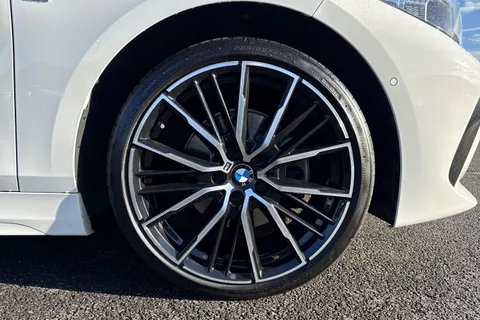 FP69MYB BMW 1 Series 1.5 118i M Sport Euro 6 (s/s) 5dr Thumbnail #10