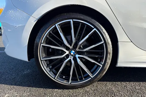 FP69MYB BMW 1 Series 1.5 118i M Sport Euro 6 (s/s) 5dr Thumbnail #11
