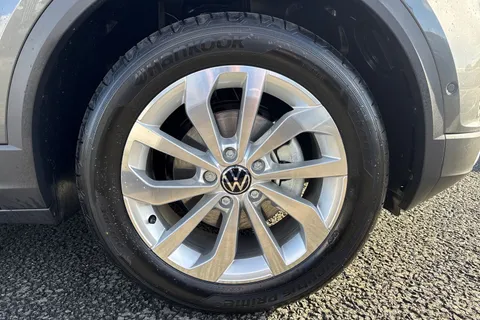  Volkswagen T-Roc 1.5 TSI Match Euro 6 (s/s) 5dr Thumbnail #10