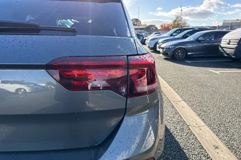  Volkswagen T-Roc 1.5 TSI Match Euro 6 (s/s) 5dr Thumbnail #29