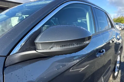  Volkswagen T-Roc 1.5 TSI Match Euro 6 (s/s) 5dr Thumbnail #32