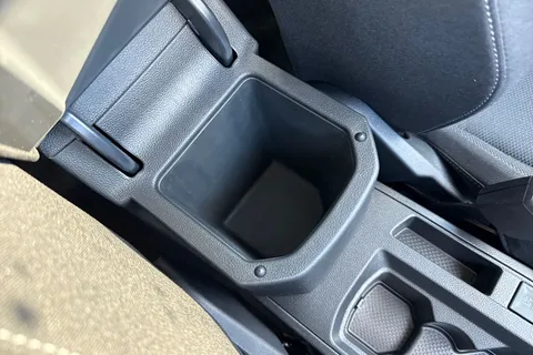  Volkswagen T-Roc 1.5 TSI Match Euro 6 (s/s) 5dr Thumbnail #41