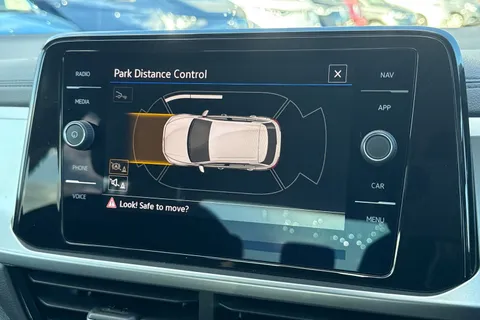  Volkswagen T-Roc 1.5 TSI Match Euro 6 (s/s) 5dr Thumbnail #46