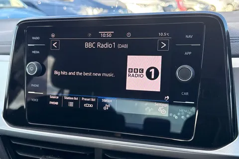  Volkswagen T-Roc 1.5 TSI Match Euro 6 (s/s) 5dr Thumbnail #47