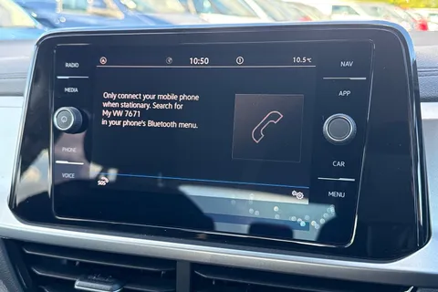  Volkswagen T-Roc 1.5 TSI Match Euro 6 (s/s) 5dr Thumbnail #49