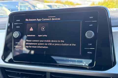  Volkswagen T-Roc 1.5 TSI Match Euro 6 (s/s) 5dr Thumbnail #50