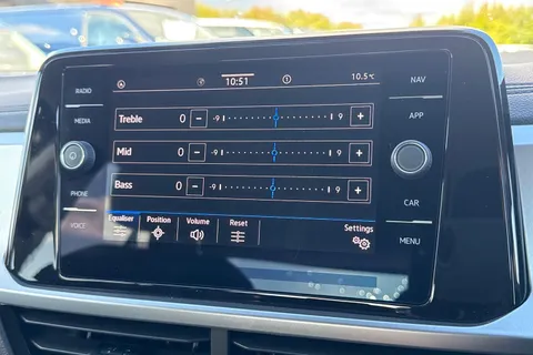  Volkswagen T-Roc 1.5 TSI Match Euro 6 (s/s) 5dr Thumbnail #54