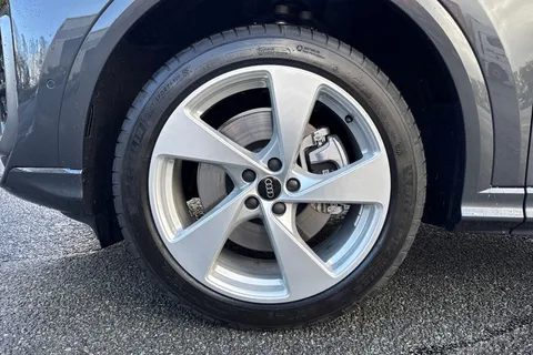  Audi Q5 2.0 TDI S line Sportback S Tronic quattro Euro 6 (s/s) 5dr Thumbnail #13