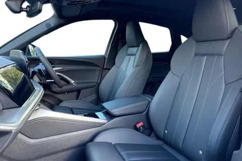  Audi Q5 2.0 TDI S line Sportback S Tronic quattro Euro 6 (s/s) 5dr Thumbnail #16