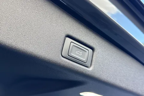  Audi Q5 2.0 TDI S line Sportback S Tronic quattro Euro 6 (s/s) 5dr Thumbnail #39