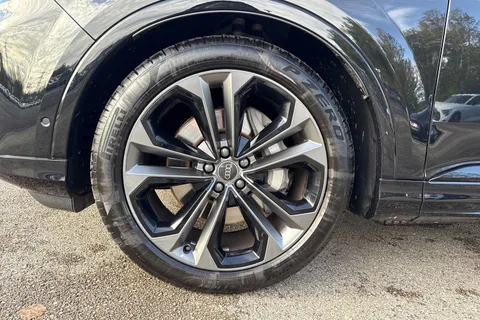 11 of 56 for AUDI Q7 55 TFSI Quattro Black Edition 5dr Tiptronic