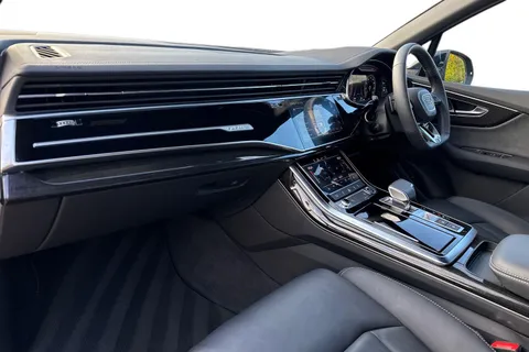 15 of 56 for AUDI Q7 55 TFSI Quattro Black Edition 5dr Tiptronic