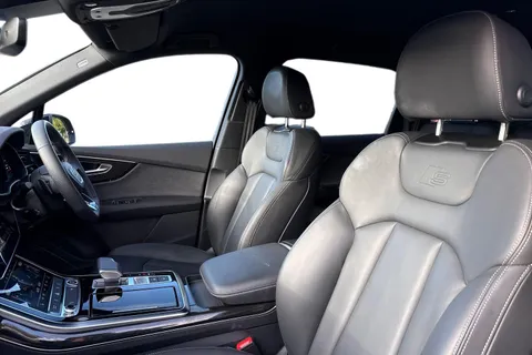 16 of 56 for AUDI Q7 55 TFSI Quattro Black Edition 5dr Tiptronic