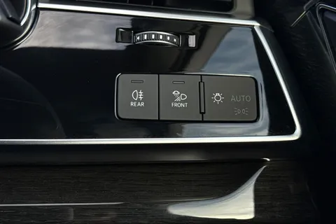 33 of 56 for AUDI Q7 55 TFSI Quattro Black Edition 5dr Tiptronic