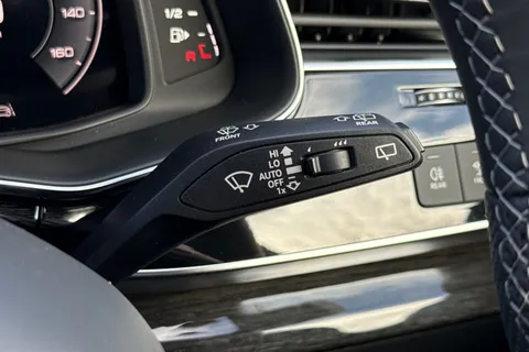 34 of 56 for AUDI Q7 55 TFSI Quattro Black Edition 5dr Tiptronic