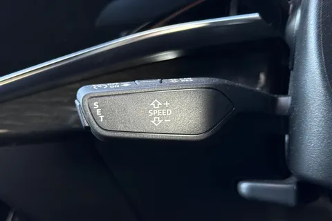 36 of 56 for AUDI Q7 55 TFSI Quattro Black Edition 5dr Tiptronic