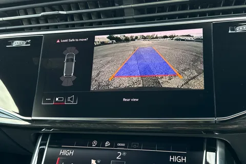 48 of 56 for AUDI Q7 55 TFSI Quattro Black Edition 5dr Tiptronic